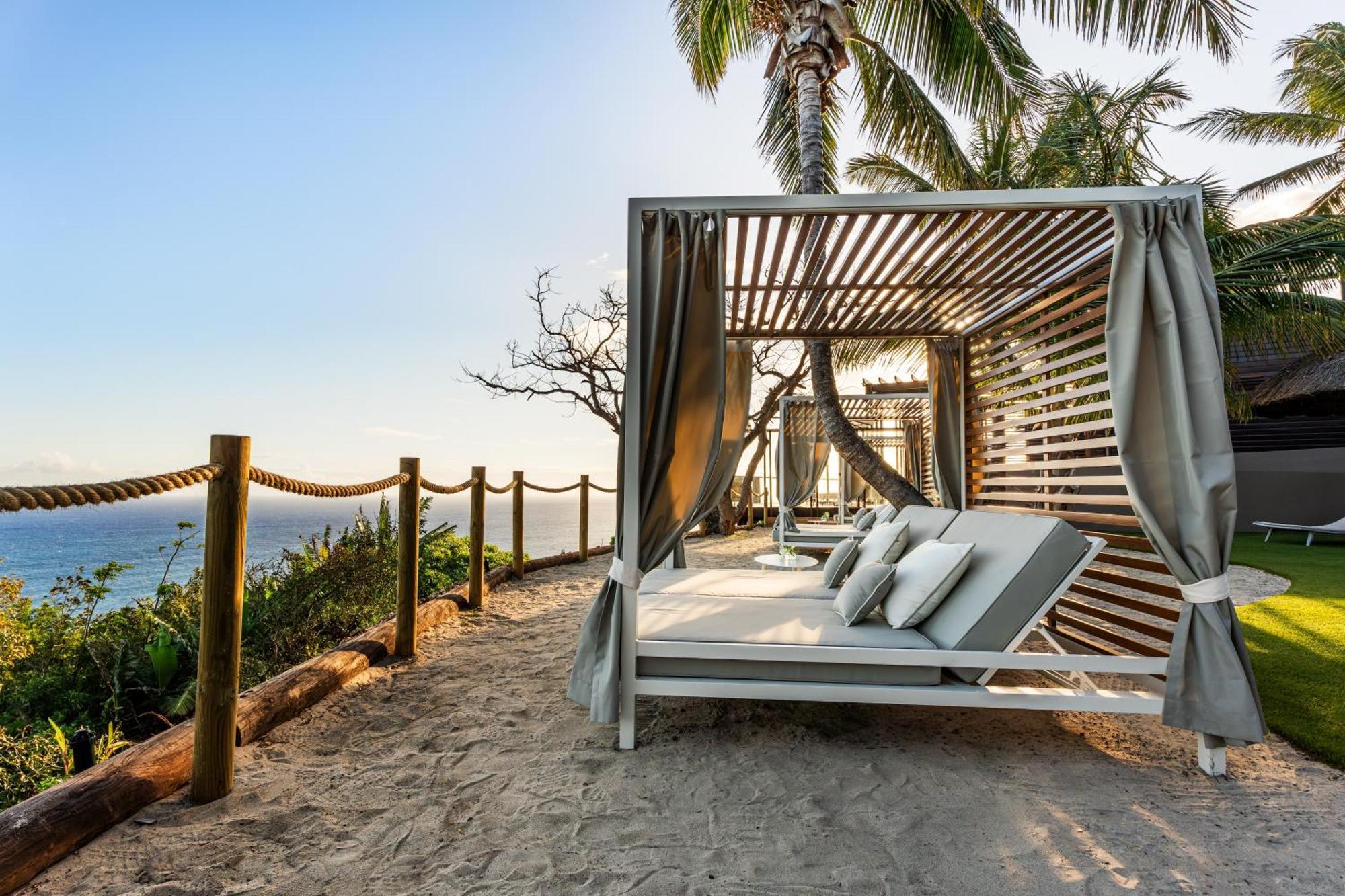 Palm Hotel & Spa Petite-Ile Exterior photo